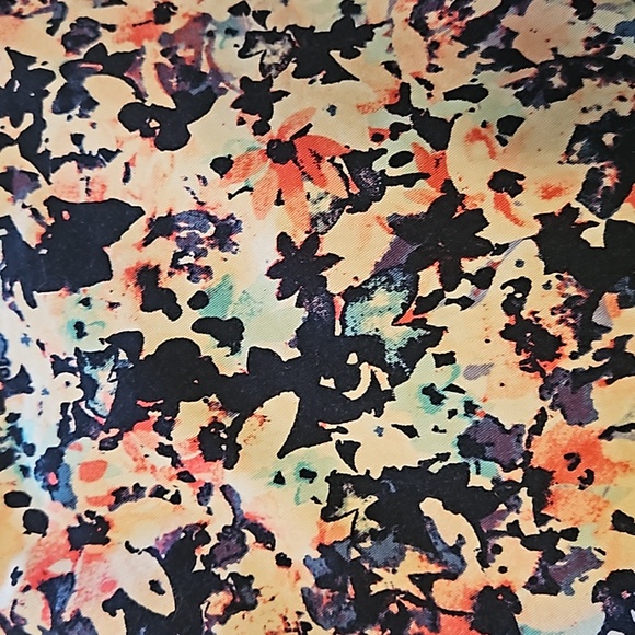 New York & Company Capris - Picture 5 of 8